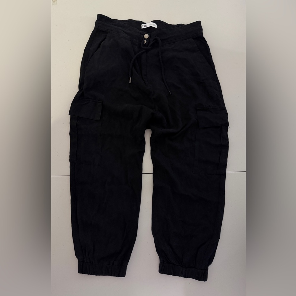 Zara Women's Black Cargo Jeans